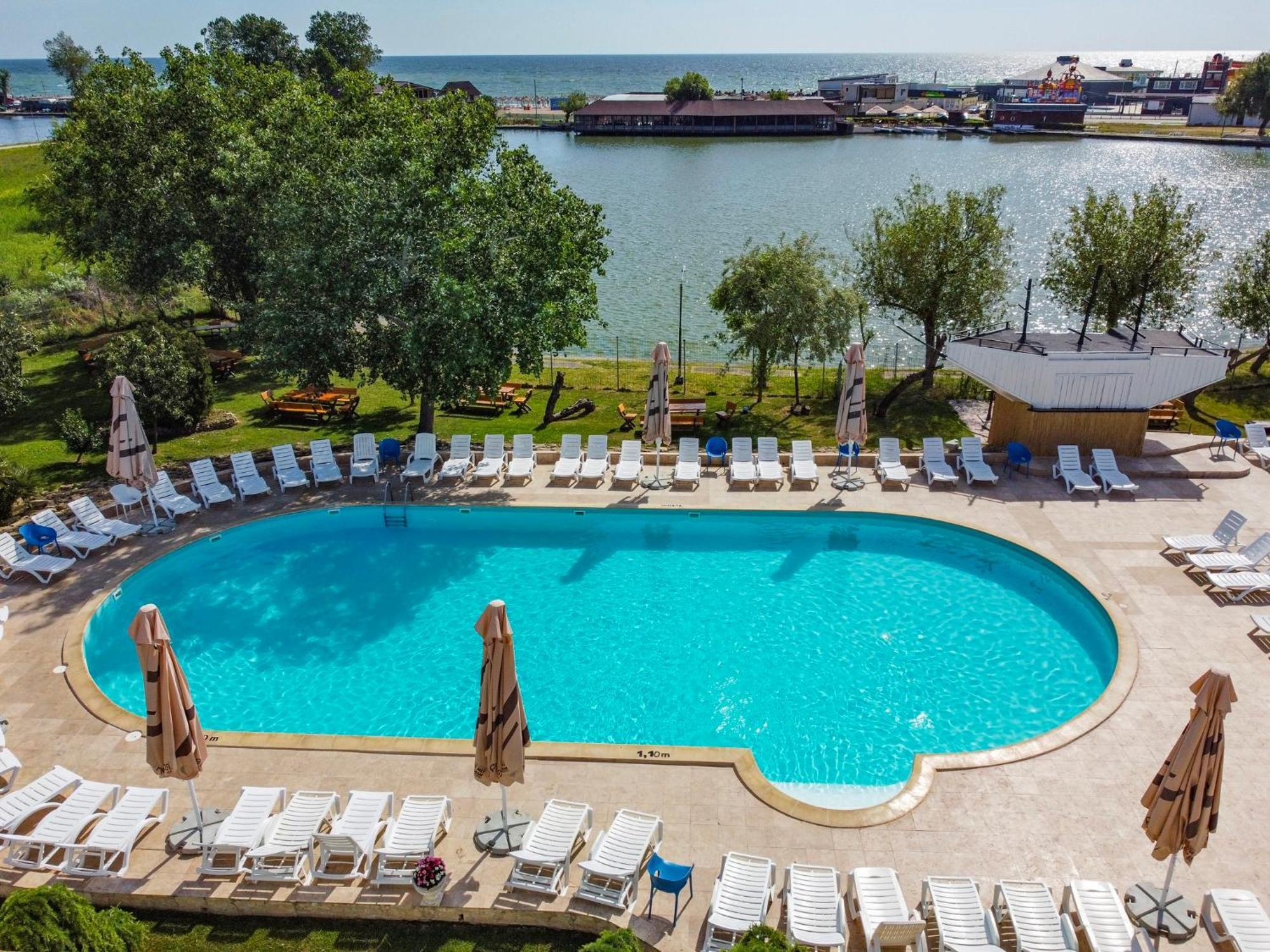 Complex Tismana 3* All Inclusive Jupiter Exterior foto